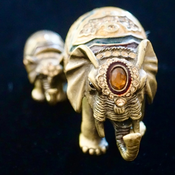 Elephant Mom and Baby Ring Protector - Picture 7 of 10